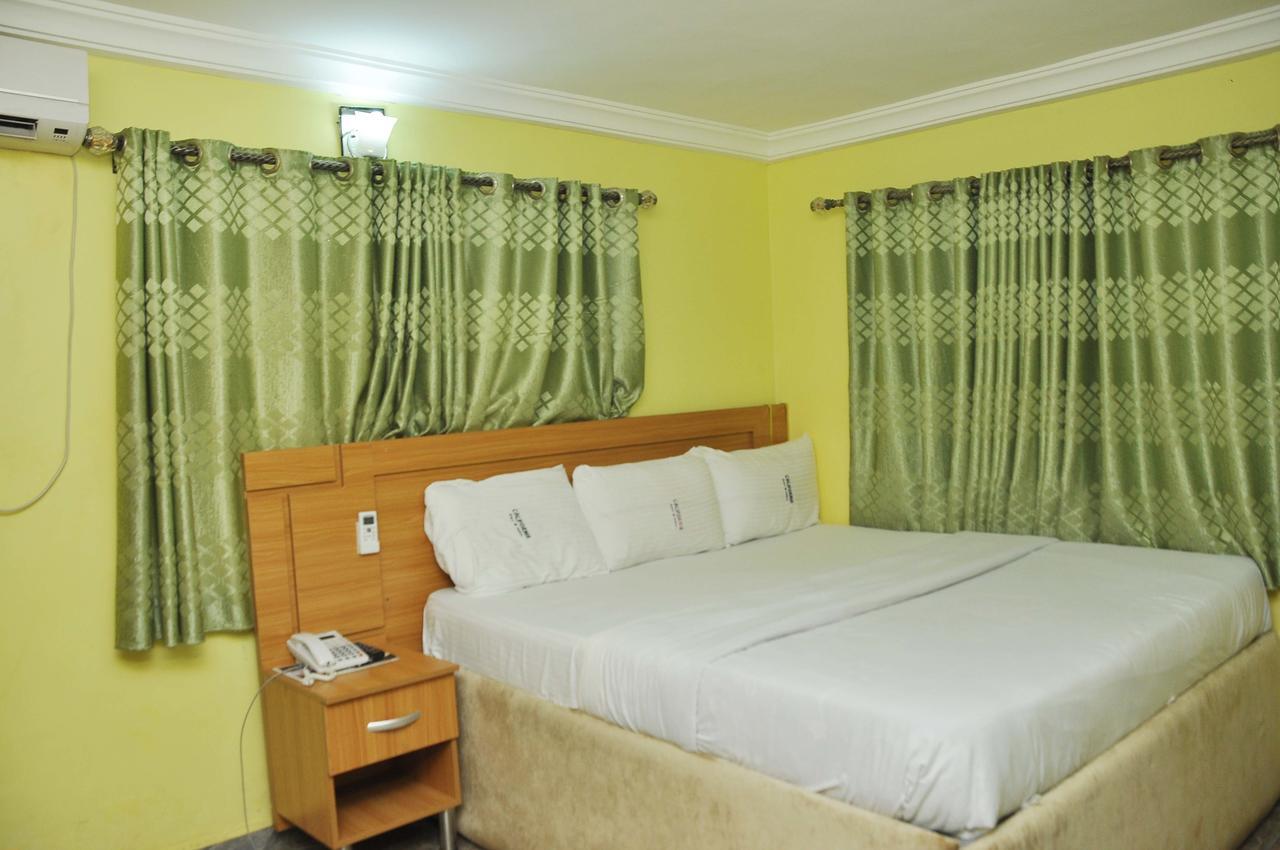 California Garden, Hotel & Suites Onitsha  Exterior foto